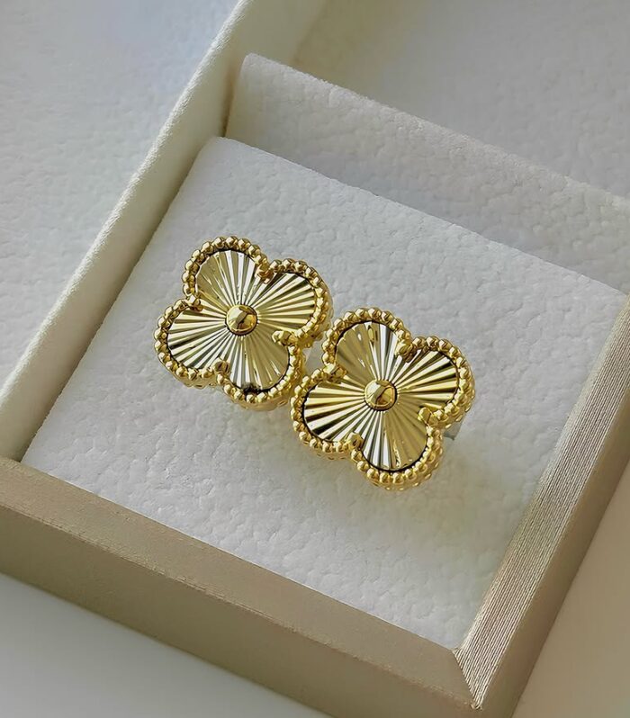 Сережки-гвіздки Van Cleef з металевою сердцевиною 1