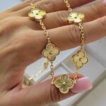 Підвіс з конюшинами Van Cleef з металевою серцевиною золото1