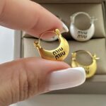 сережки miu miu загальний ракурс2
