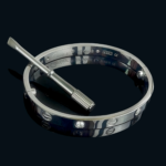 Класичний жорсткий браслет Cartier з викруткою та камінням у сріблі