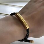 Браслет Louis Vuitton на затяжці лимонне золото на руці