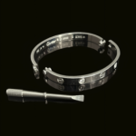 Класичний жорсткий браслет Cartier з викруткою та камінням у сріблі, застібка