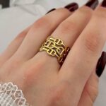 Широка каблучка Hermes універсального розміру золото на руці