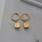 Кубічні сережки Louis Vuitton лимонне золото2
