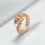 Каблучка BVLGARI з камінням у вигляді змії рожеве золото1