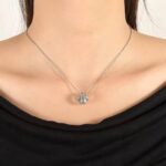 Підвіс BVLGARI з маленькою змійкою у камінні срібло на тілі