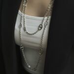 Довгий підвіс з логотипом Hermes на тілі1
