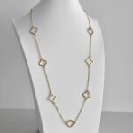 Підвіс Van Cleef з колекції Byzantine Alhambra з багатьма конюшинами