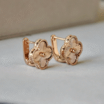 Сережки Van Cleef з металевою серцевиною на англійській застібці рожеве золото застібка