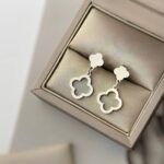 Сережки Van Cleef з колекції Byzantine Alhambra срібло