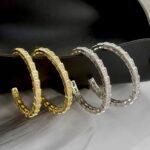 Великі сережки-кільця BVLGARI у вигляді змії