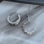 Маленькі сережки-кільця BVLGARI у вигляді змії срібло застібка