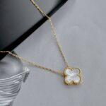Класичний підвіс Van Cleef з логотипом у золоті рожеве білий