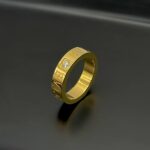 Класична каблучка BVLGARI з камінчиком лимонне золото1