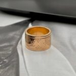 Каблучка широка Louis Vuitton з борозною різна рожеве золото2