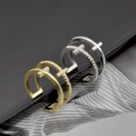 Подвійна каблучка з камінням з колекції Tiffany T