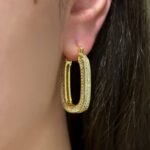 Прямокутні сережки Celine у камінні з логотипом золото на вусі