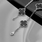 Класичний браслет Van Cleef з логотипом у сріблі чорний застібка