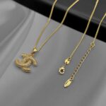 Підвіс Chanel з камінням золото у камінні застібка