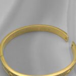 Жорсткий браслет Cartier у камінні з логотипом лимонне золото лого