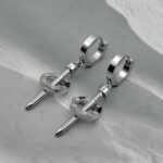 Сережки Cartier з прямим цвяхом та круглим елементом срібло
