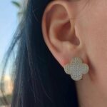 Сережки Van Cleef у камінні з італійською застібкою на вусі