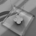Вишуканий підвіс Van Cleef з великою конюшиною з камінням срібло