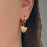 Сережки Tiffany з об'ємними серцями лимонне золото на вусі