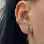 Сережки-кафи у вигляді змій з камінням срібло на вусі