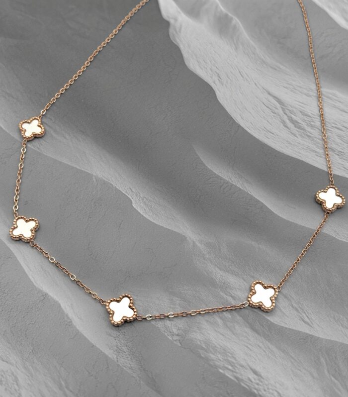 Підвіс Van Cleef з маленькими конюшинами по всій довжині