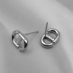 Сережки-пусети Dior з логотипом срібло лого