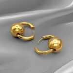 Великі сережки-кульки Balenciaga з логотипом золото лого