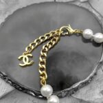 Розкішне кольє Chanel з перлинами та підвіскою застібка