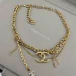 Вишукане кольє Chanel з різноманітними ланцюжками та підвісками золото