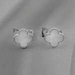 Класичні сережки Van Cleef з італійською застібкою у сріблі білі