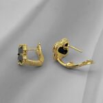 Класичні сережки Van Cleef з італійською застібкою у золоті чорні лого