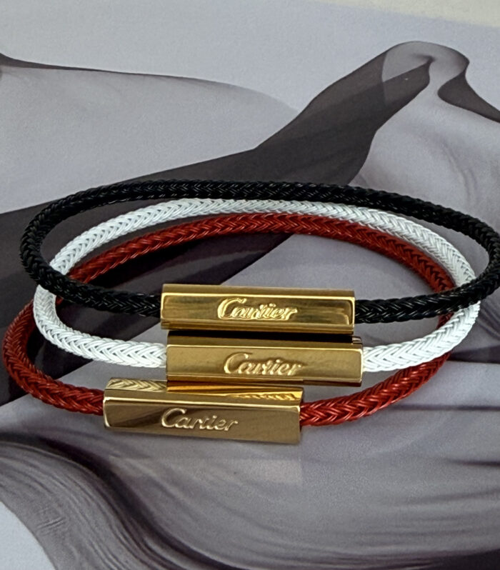 Плетений браслет Cartier з металевою застібкою